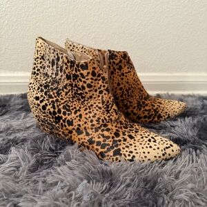 Matisse Nugent Leopard Calf Hair Leather Ankle Boots Sz 8